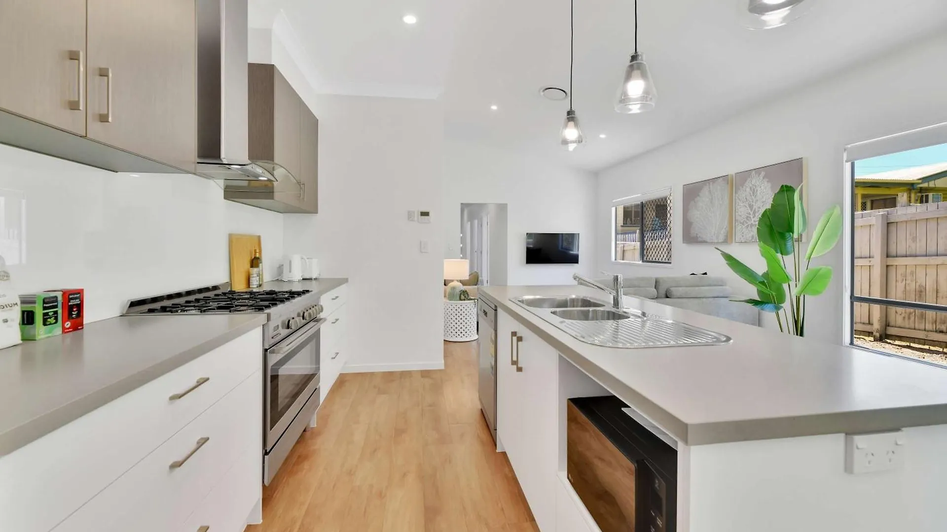 Chic Family Friendly 4Br Retreat Near Redcliffe Villa Scarborough Holiday home